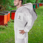 Professional beekeeping bee suit featuring a 3-layer ventilated mesh design and detachable round veil for enhanced visibility, breathability, and reliable protection against bee stings in warm weather conditions.